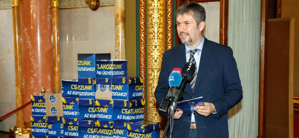 NER-es csontvázak előkerülését is kockáztatja Orbán az uniós pénzekért cserébe
