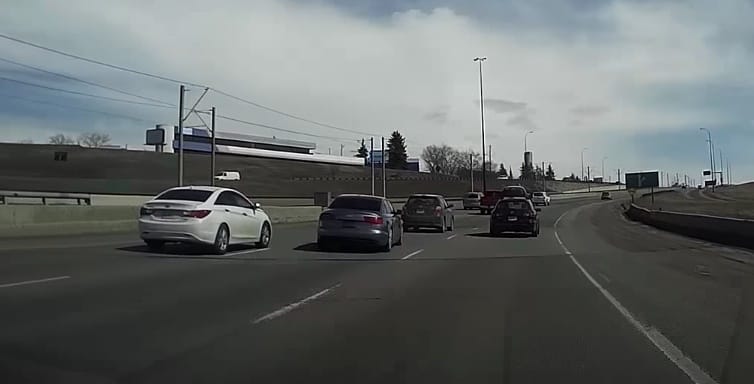 Az év legkeményebb előzését mutatta be a száguldozó audis – videó