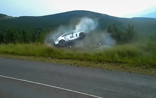 Ekkorát lehet esni egy Nissan GT-R-rel - videó