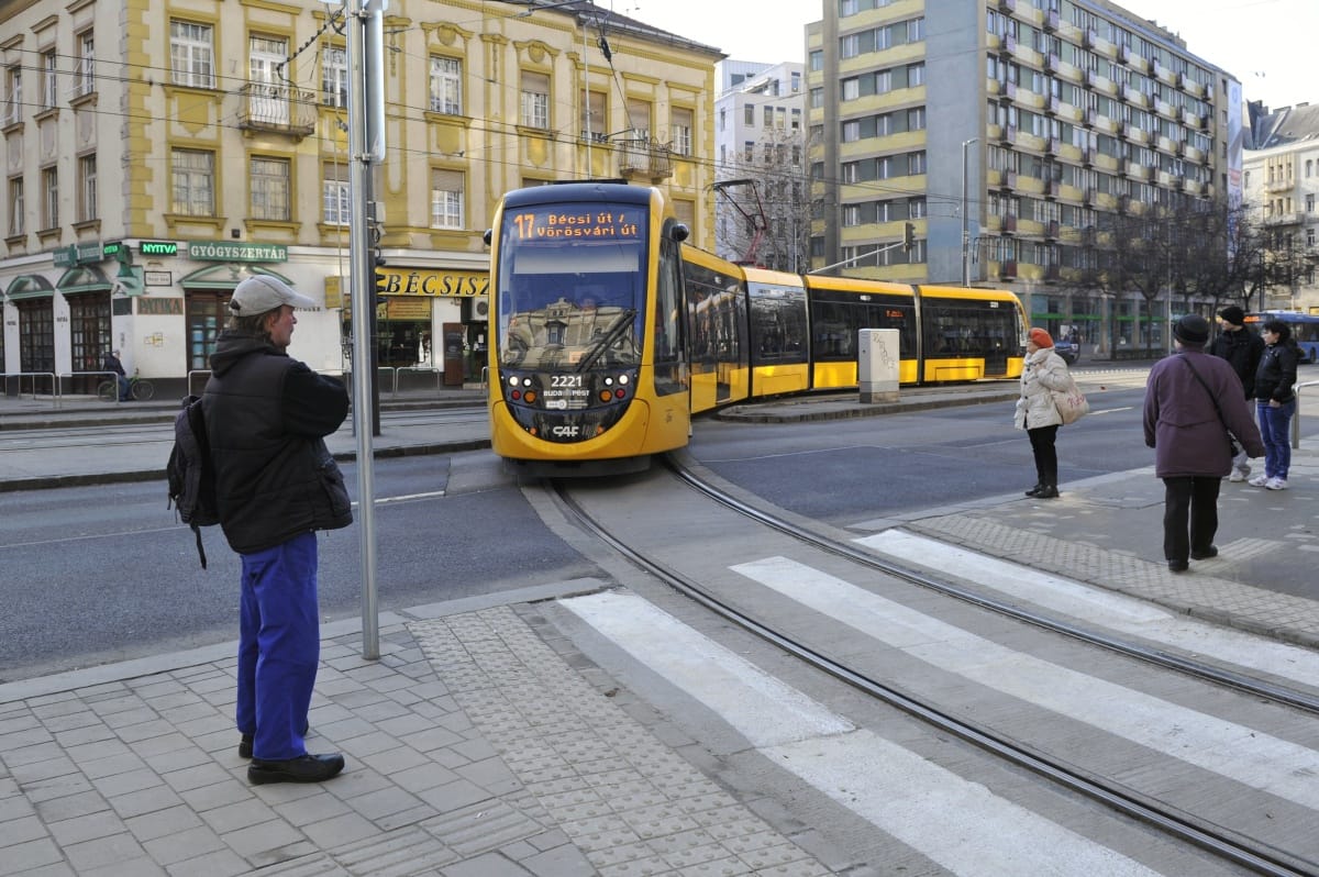 Adminisztratív hiba miatt vonta vissza Lázár minisztériuma a budai fonódó villamos tenderét