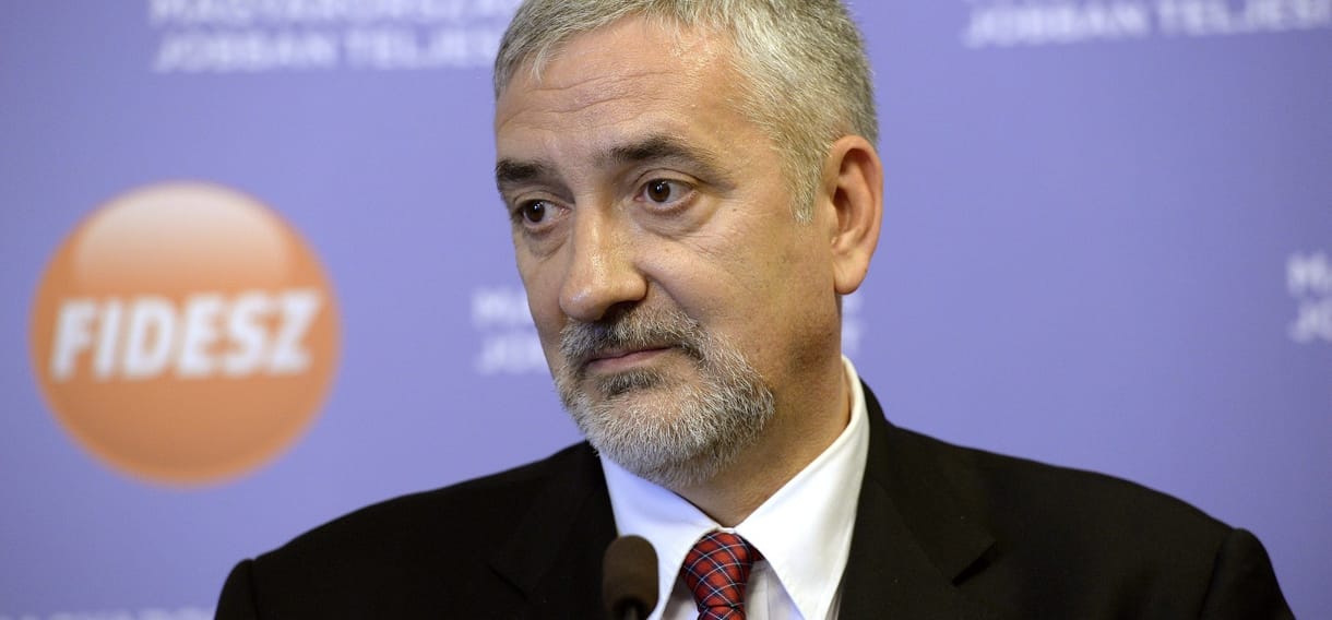 Ezzel vajon mit kezd az NVB? A kormány egy Facebook-hirdetés miatt kiált választási csalást