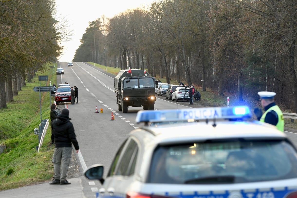 A helyszínről jelentjük: a lengyel sajtó hozzáférést kér a határmenti válsághoz