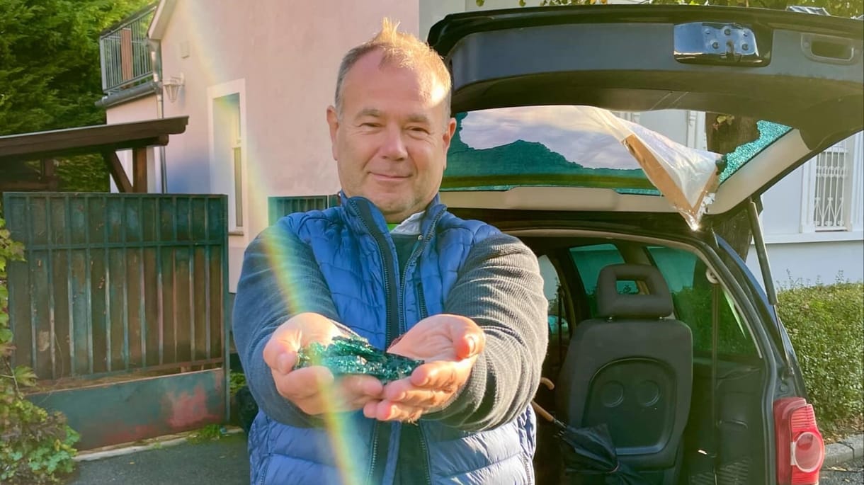 Megrongálták a keszthelyi polgármester autóit 
