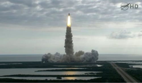 Elindult utolsó útjára az Endeavour űrsikló
