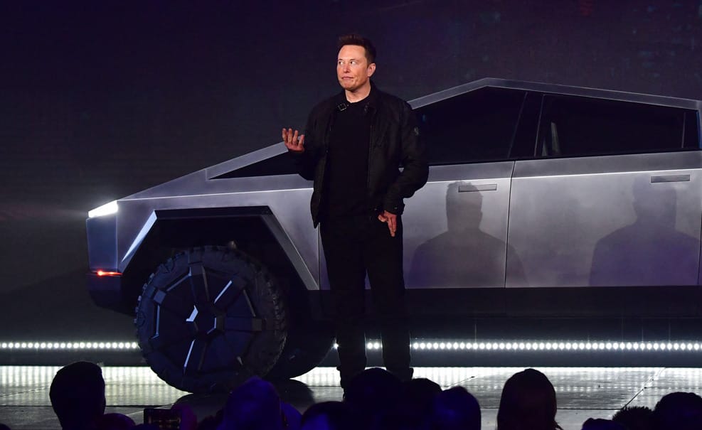 Izlandi gleccseren bukkant fel egy Tesla Cybertruck