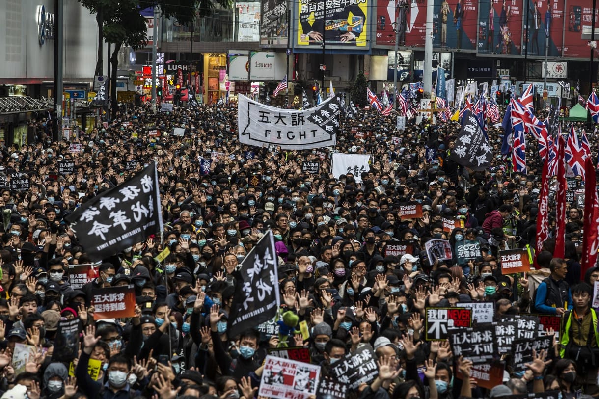 Ezrek követelték az általános választójog bevezetését Hongkongban