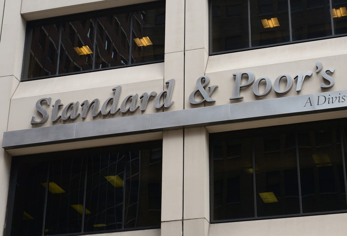 Az S&P tovább rontotta Oroszország szuverén hitelminősítését