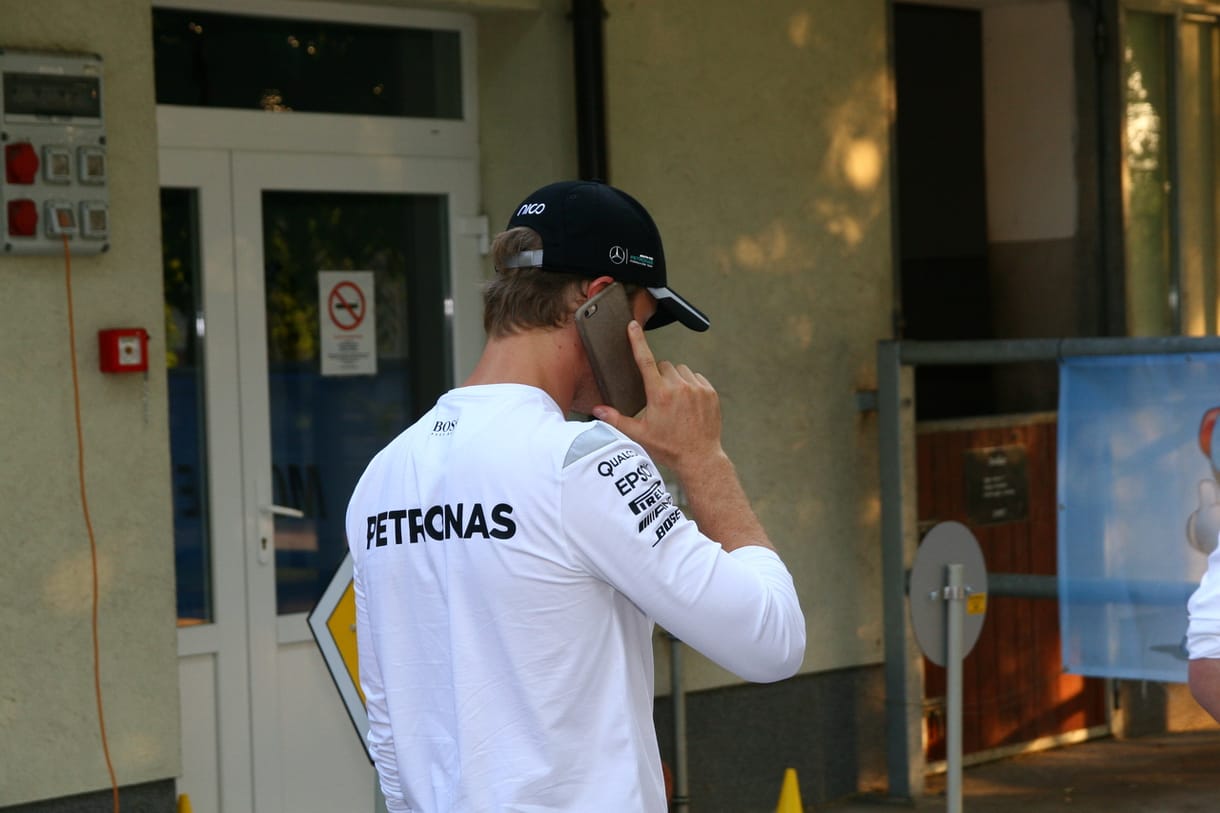 Kiszámolták: ennyit bukik Nico Rosberg