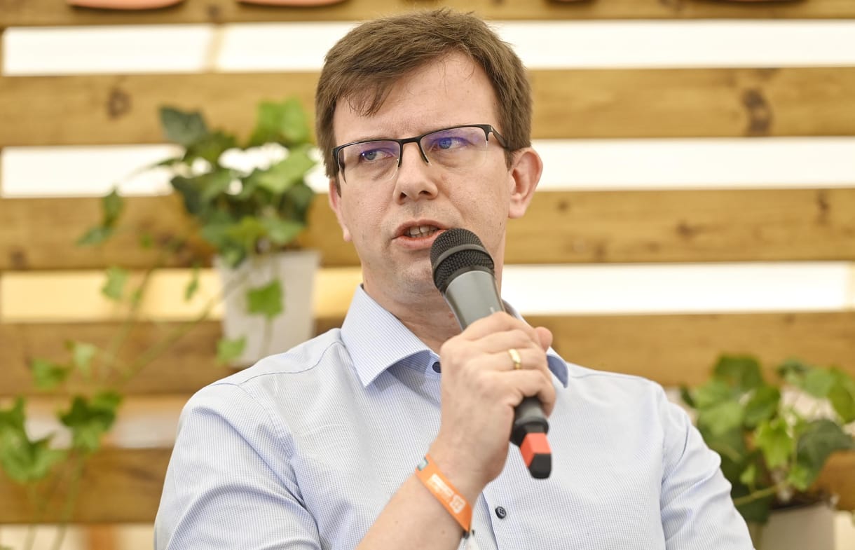 A kormány azt üzente Brüsszelbe, hogy ideje lenne abbahagyni a politikai hangulatkeltést a Nemzeti Kártyáról