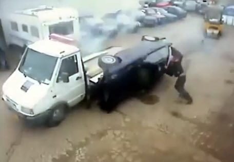 Tíz autómentés, ami katasztrófálisra sikerült  – videó
