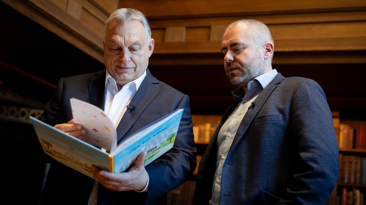 Sokáig keresgélt a kormány, amíg megtalálta Kőnig doktort, hogy bemutathassa, milyen jól működik az egészségügy