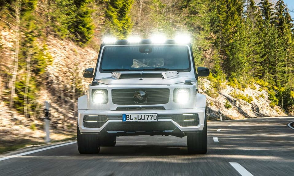 Nem udvariaskodik ez a 6 kipufogós, 6 fényszórós új Mercedes G63