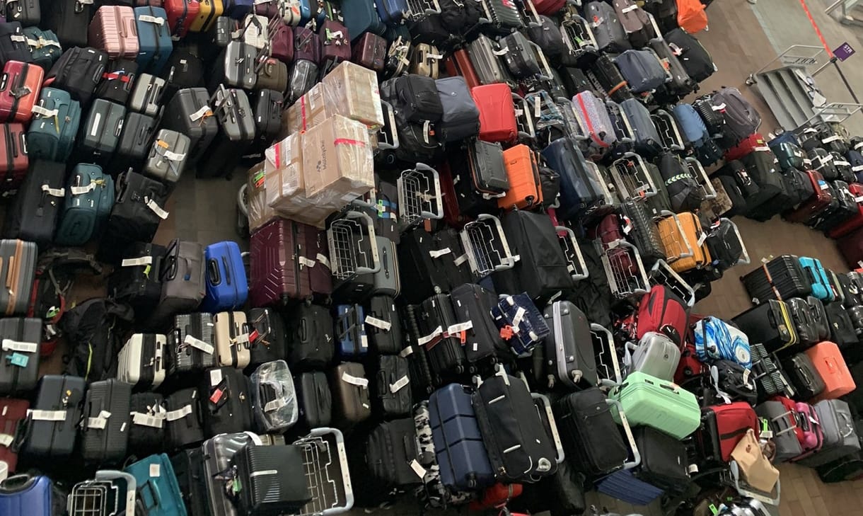 Járattörlésekbe torkollott a poggyászkáosz a londoni Heathrow-n