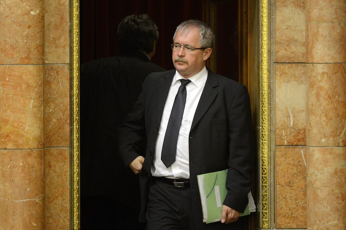 Fazekas nem tudott arról, hogy brókercégnél tartottak agrárpénzt