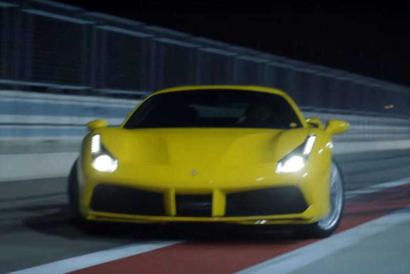 Ez egy jó árukapcsolás, egy Ferrari 488 GTB és Barcelona - videó