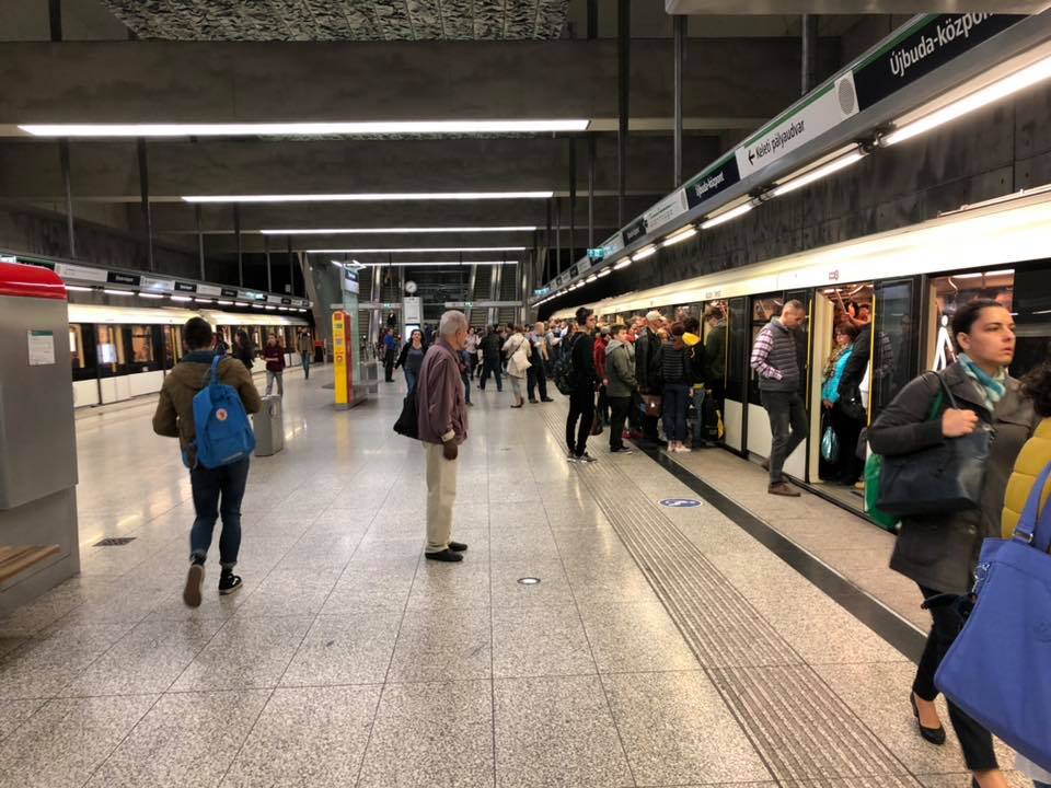 Népszava: Gond van a 4-es metró biztonsági rendszerével