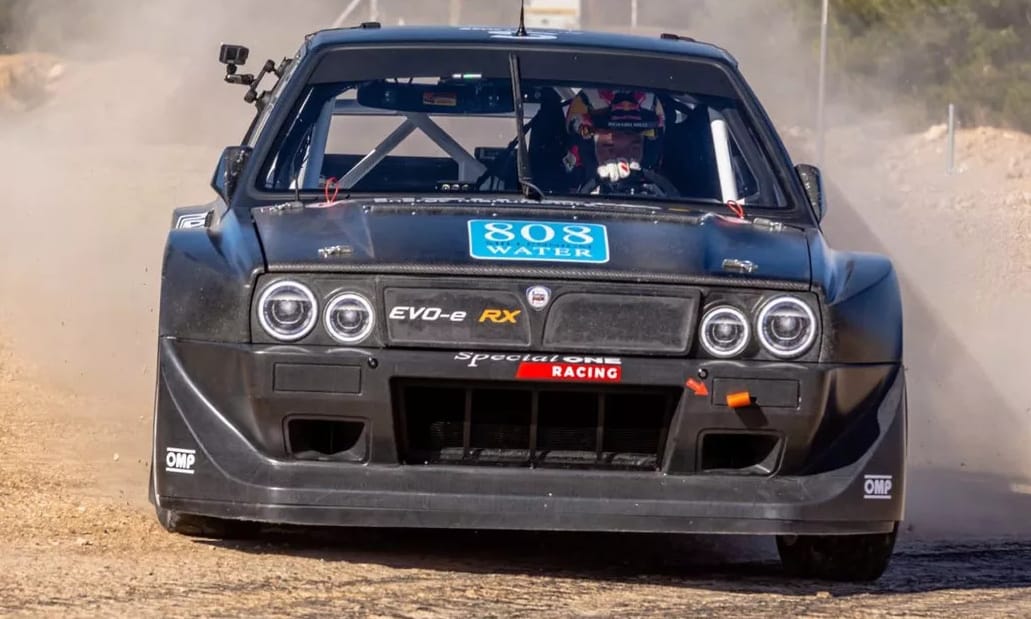 A legenda visszatér: a kilencszeres világbajnok Loeb egy Lancia Deltával vág neki a ralikrossznak