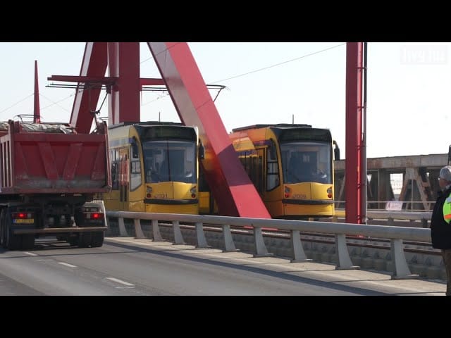 Így nem dőlt össze a Rákóczi híd - videó