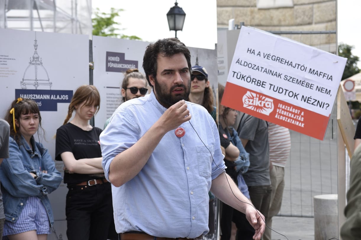 Csaknem félmillió végrehajtás zajlik, a Párbeszéd politikusa államosítaná a feladatot