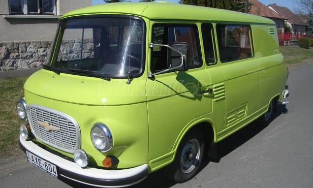 Íme a legdrágább magyar Barkas, 3 millió forintot kérnek a patika állapotért