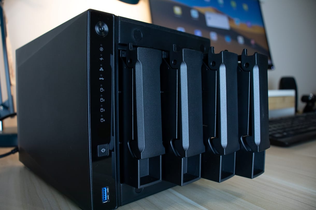 Elég lehet egy egész családnak: 7200 GB adatot tárolhat az Asustor otthoni készülékén