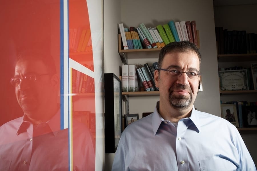 Daron Acemoglu Nobel-díjas közgazdász: Félek, hogy ez az év az USA hanyatlásának kezdetét hozza