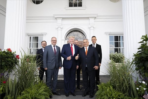 Le Figaro-elemzés: Tragédia volna Orbán számára, ha nem Trump nyerne