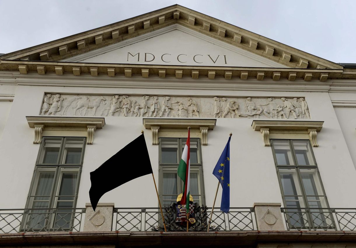 Orbán végül tényleg a Sándor-palotába fog költözni