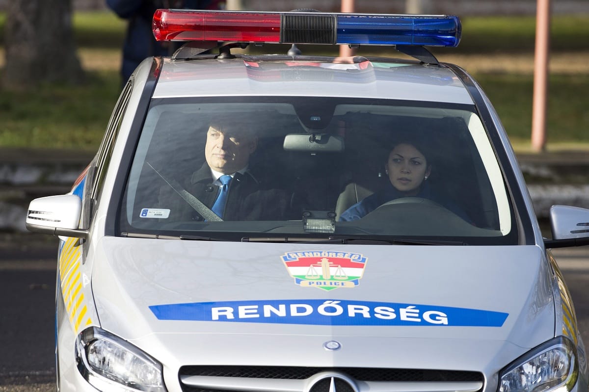 Tíz szír egy autóban – elfogták az embercsempészt (videóval)