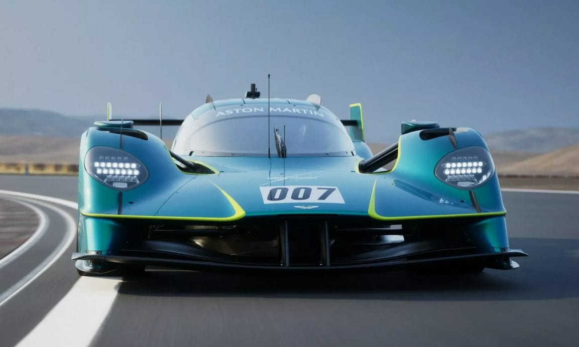 Csak 10 szerencsés milliárdos csaphat le az Aston Martin őrült hiperautójára