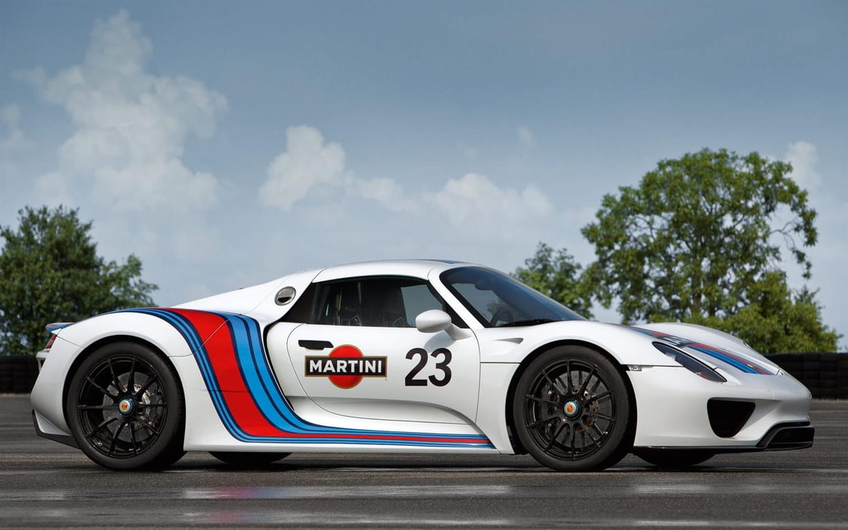Williams elvette James Bond Martinijét