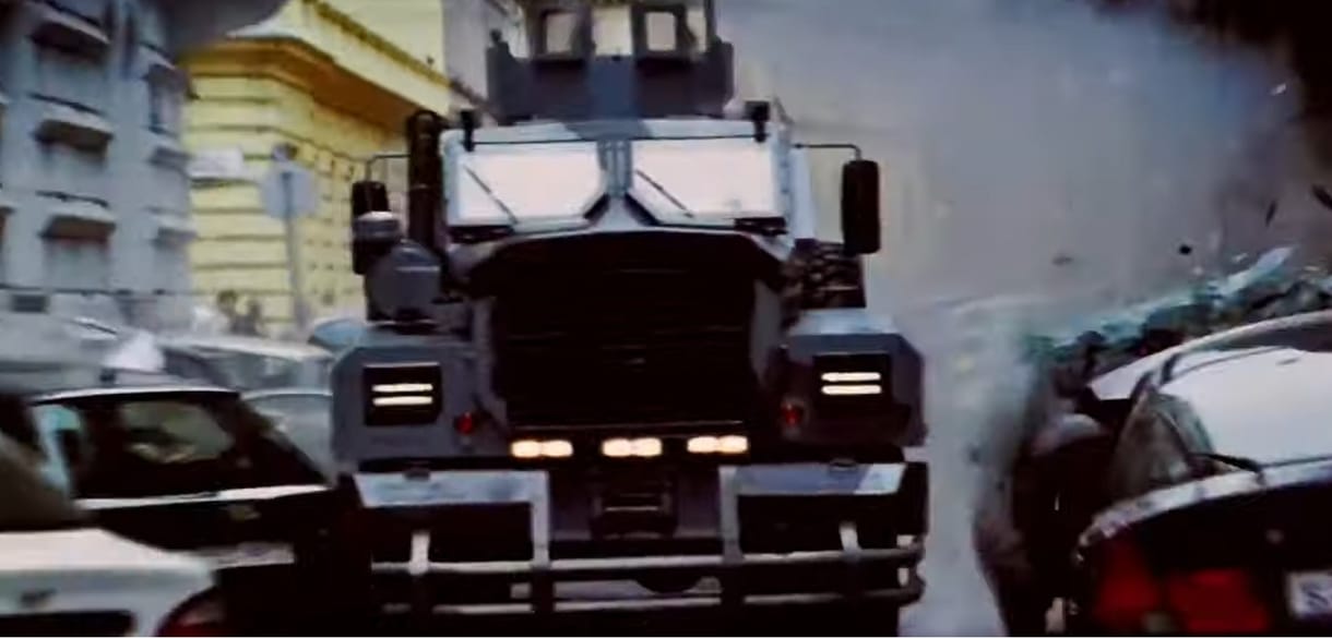Eladó Budán a Die Hard 5 páncélautója, amivel Ganxsta Zolee rombolt végig a Belvároson 