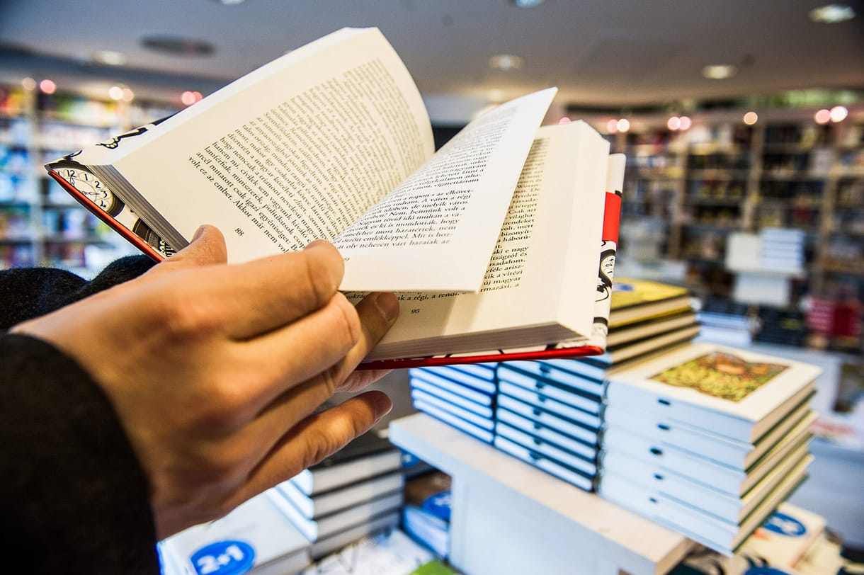Ne pironkodjon, ha leemelné ezeket a könyveket a tinédzser gyereke polcáról