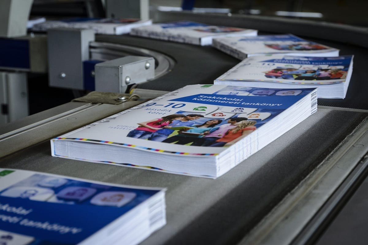 Az OFI azt ígéri, időben kész lesznek a történelemkönyvek