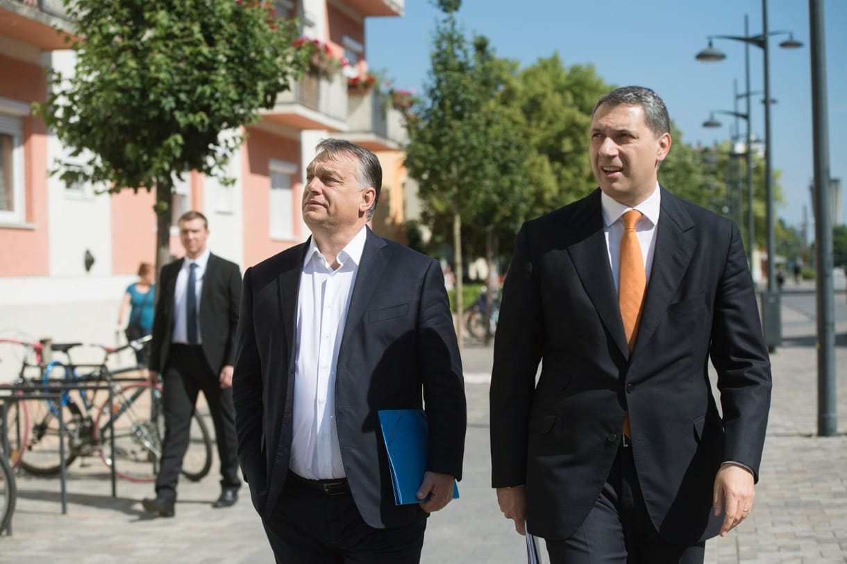 Zsarol, blöfföl vagy az Orbán utáni világra készül Lázár?