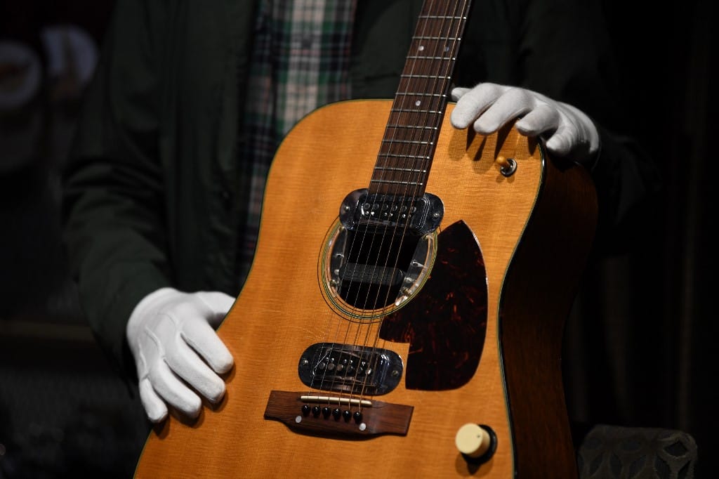 Rekordáron kelt el Kurt Cobain gitárja