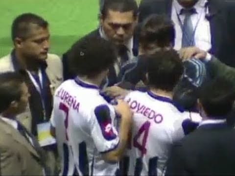 Videó: Messi-autogramért tülekedtek a válogatott focisták