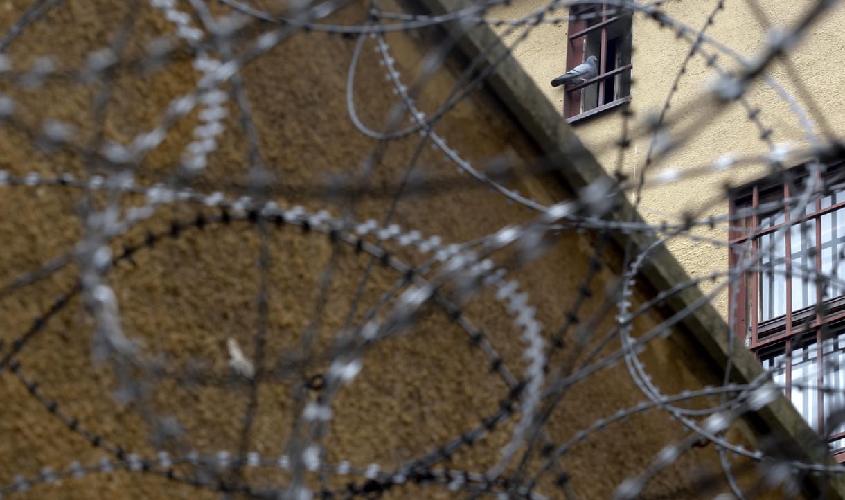 Embereket mentett a tűzből az elítélt gyilkos Szabó Zoltán, aztán tarkón lőtte a szomszédját, akinek végül szintén megmentette az életét