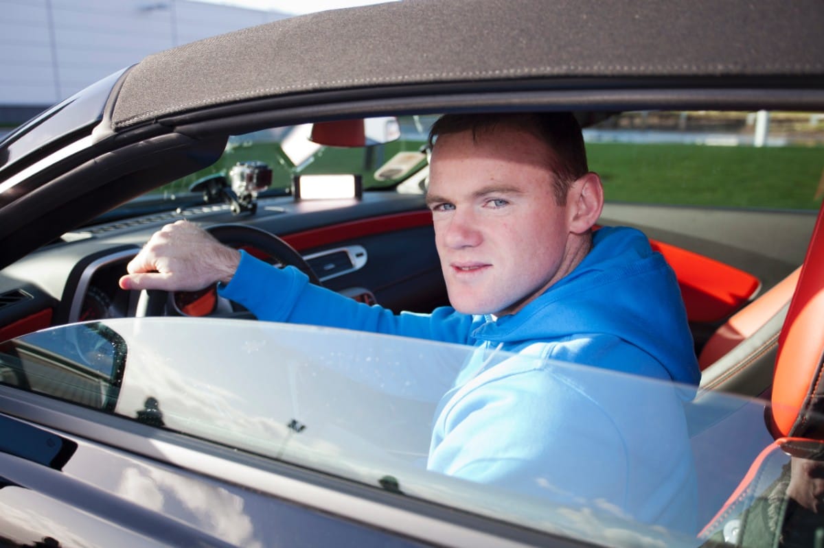 Rooney heti 113 millió forintos fizetésért marad az MU-nál