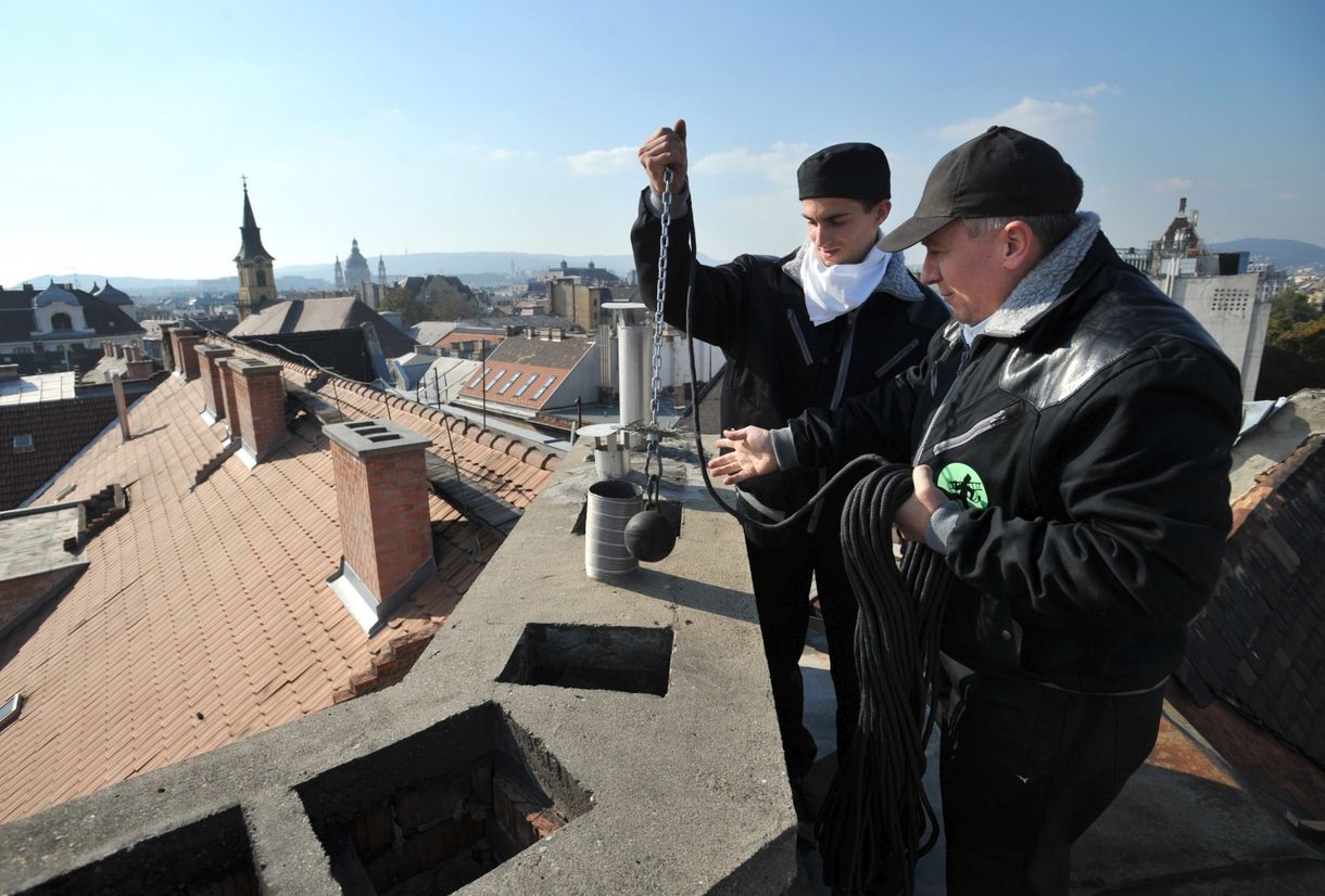 Veszélyben a családok, veszélyben a szakma – utcára vonulnak a hazai kéményseprők