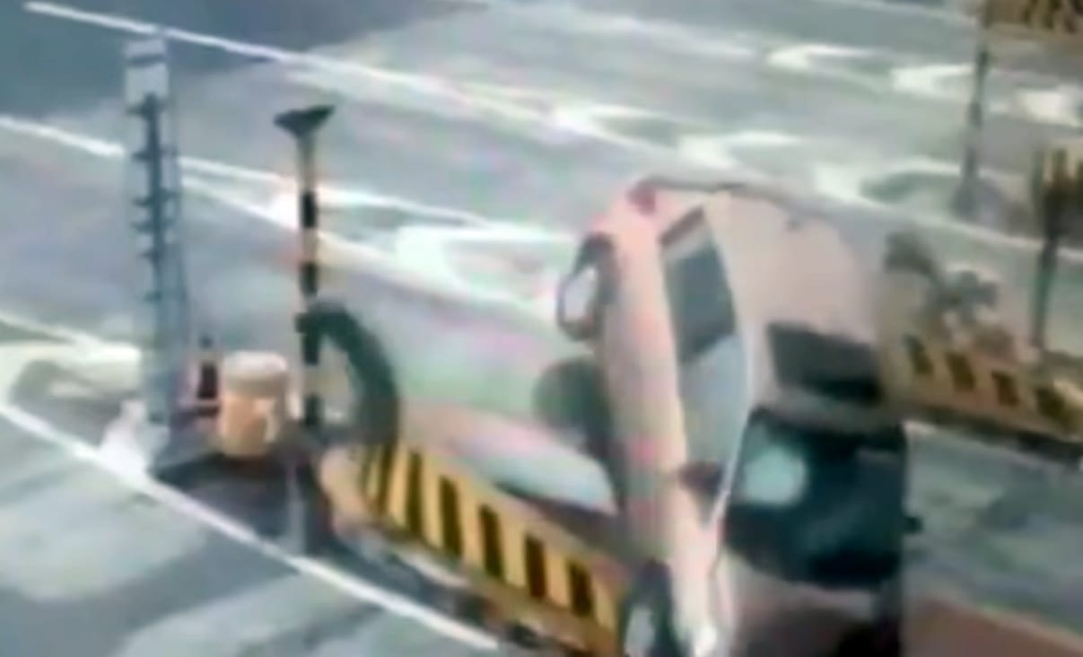 Ebben a balesetben nem is az a durva, hogy a sofőr elaludt – videó