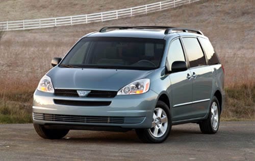 Kinyílhat menet közben a Toyota Siennák oldalajtaja