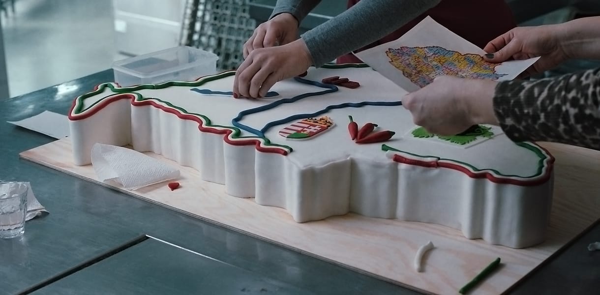 Díjazták a véletlenül feldarabolt Nagy-Magyarország-torta történetét