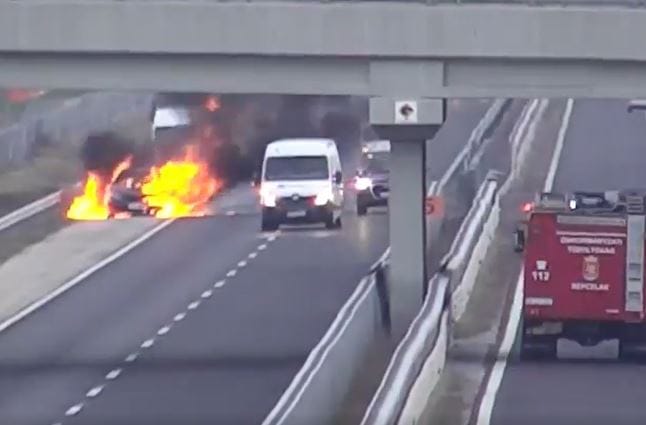 Megint porig égett az autópályán egy BMW – videó