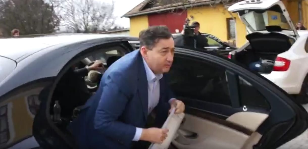 Mészáros Lőrinc betársul a biztosítási szakma Mészáros Lőrince mellé