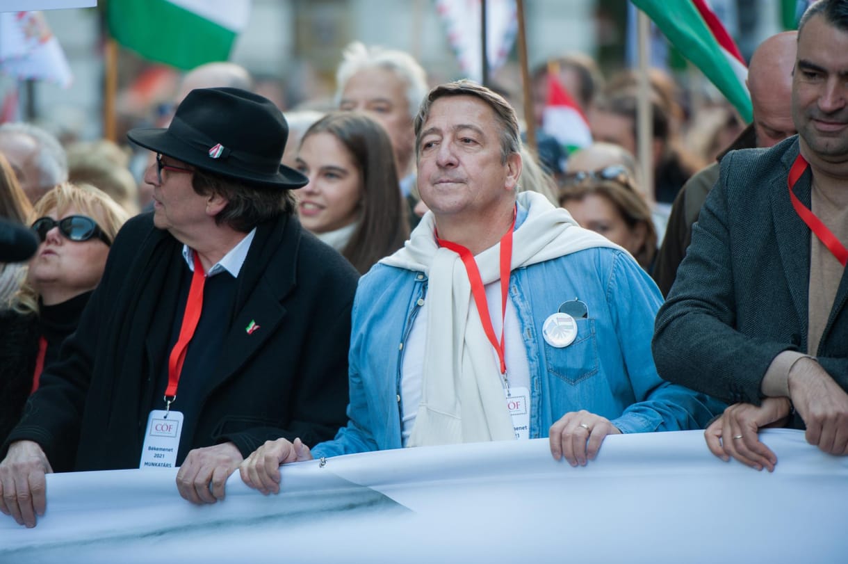 Bayer Zsolt az EP-képviselőnek: Te aljas, hazug, nyomorult, becstelen német f*sz!