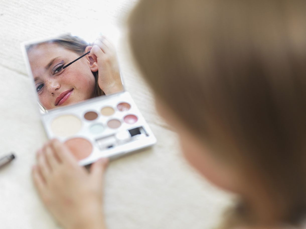 Botox 20 évesen, smink 10 éves korban: nem csak filterrel szépítik magukat a legfiatalabbak