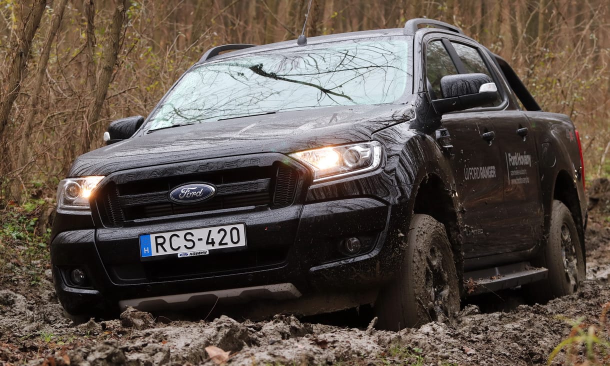 Nagyon terepes, kicsit divatos és áfa nélküli – sarat dagasztottunk a Ford Rangerrel