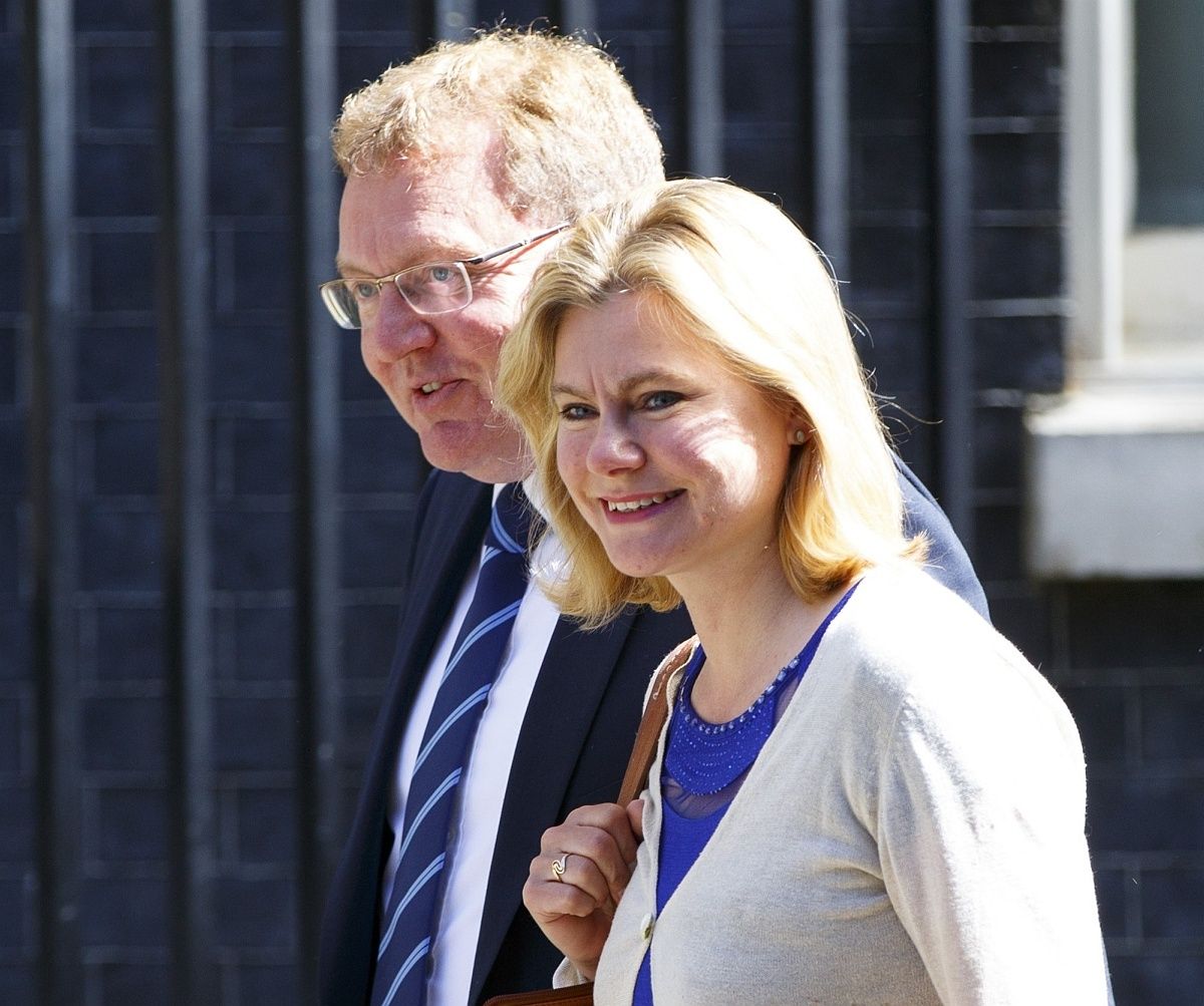 Coming outolt a brit kormány egyik minisztere