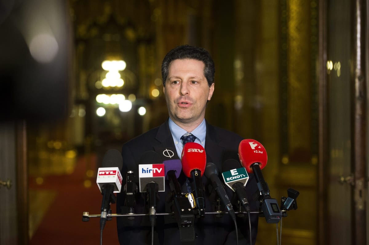 A menekültek karperecezésének ötlete felrobbantotta a csongrádi LMP-t
